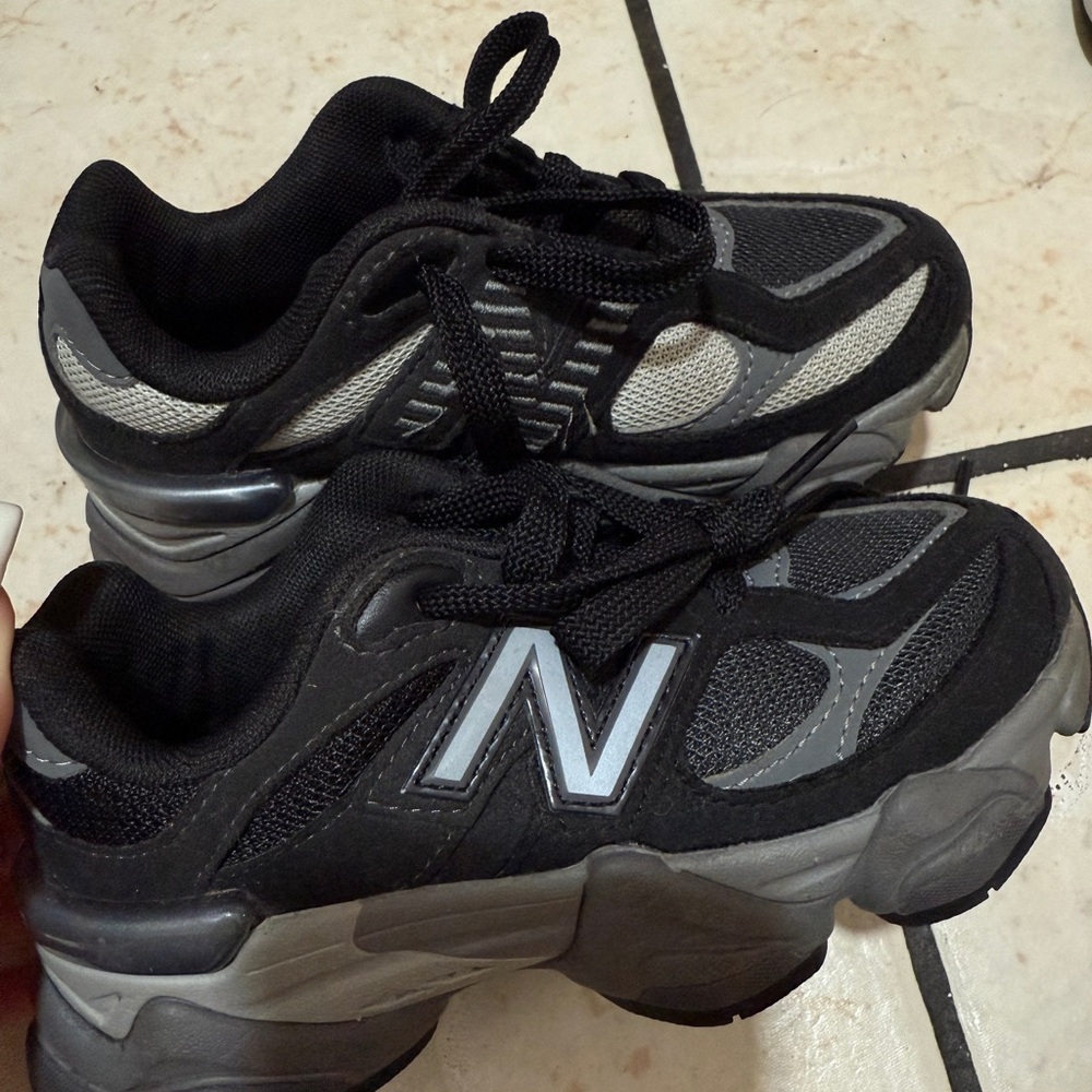 New Balance Kids Sneakers in Black and Silver